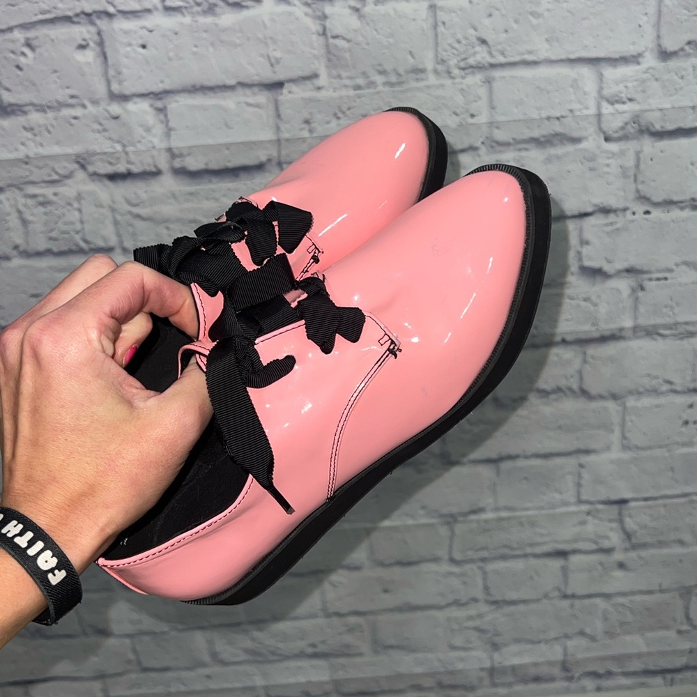 H&M Pink Platform Lace-Up Shoes with Black Soles - Picture 4 of 12